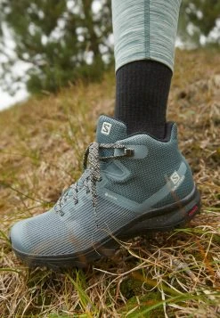 Salomon OUTLINE PRISM MID GTX - Chaussures de marche Women -Salomon Soldes Magasin ea1a9869d2a24b9bbe063377cb6dfa39